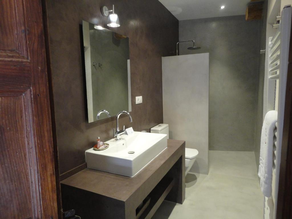 Hotel Rural Cal Torner Adults Only Guiamets Room photo