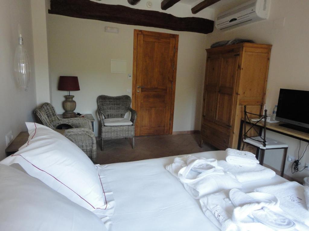 Hotel Rural Cal Torner Adults Only Guiamets Room photo