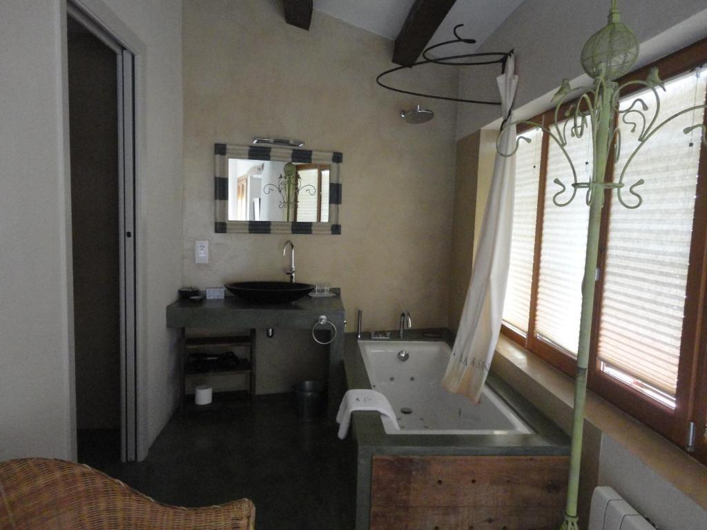 Hotel Rural Cal Torner Adults Only Guiamets Room photo